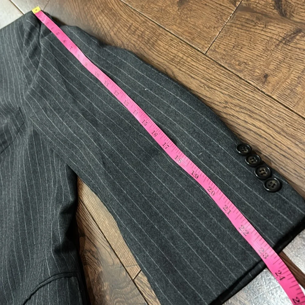 LAUREN Ralph Lauren wool cashmere gray pinstripe blazer size 46 R sports coat